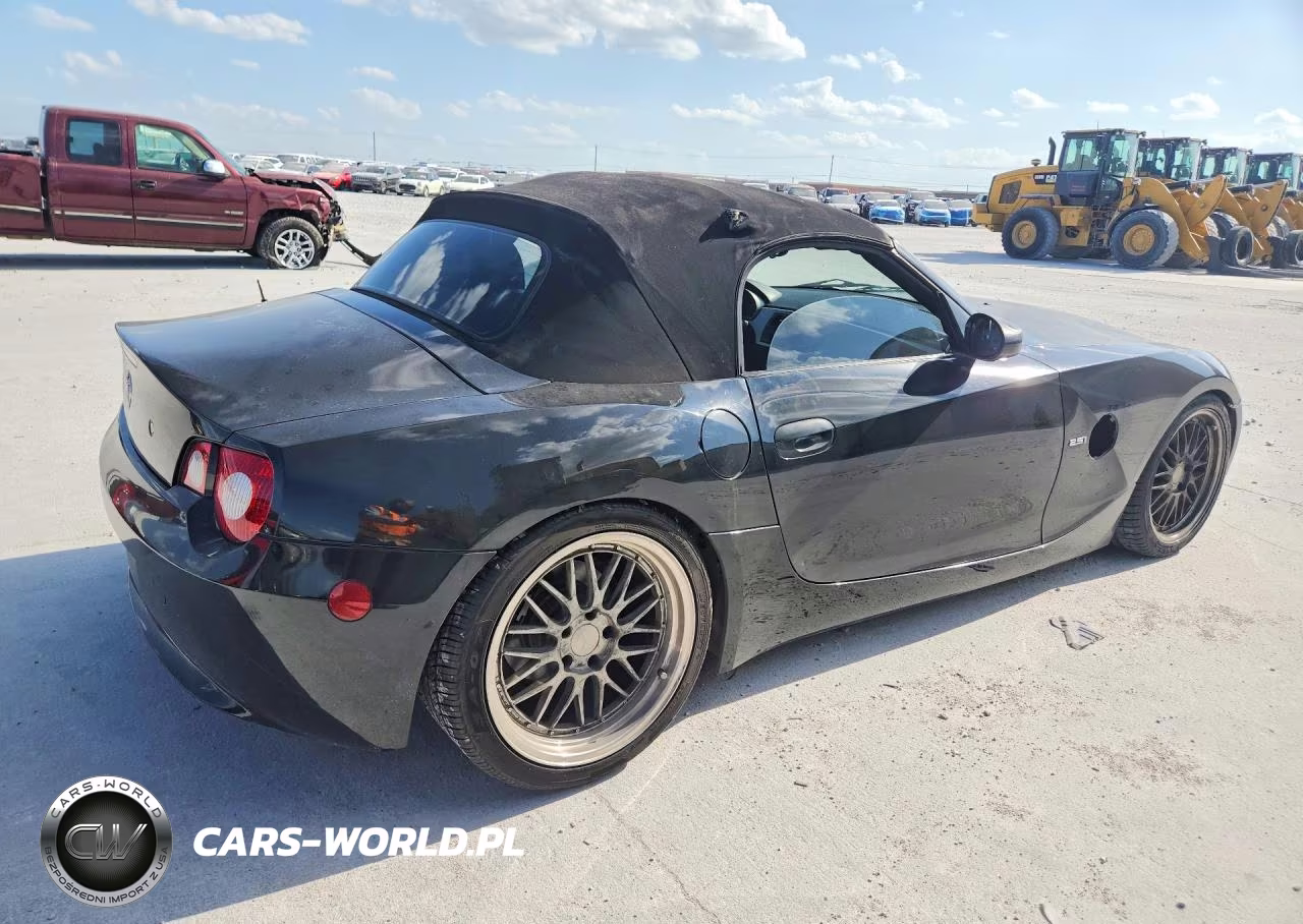 2005 BMW Z4 2.5 VIN:4USBT33595LR70230 - 3