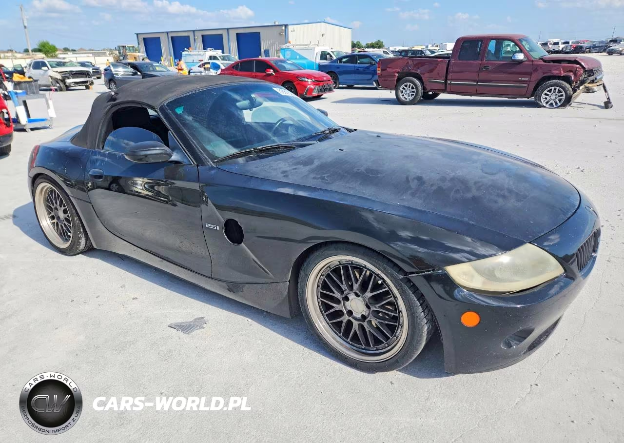 2005 BMW Z4 2.5 VIN:4USBT33595LR70230 - 4