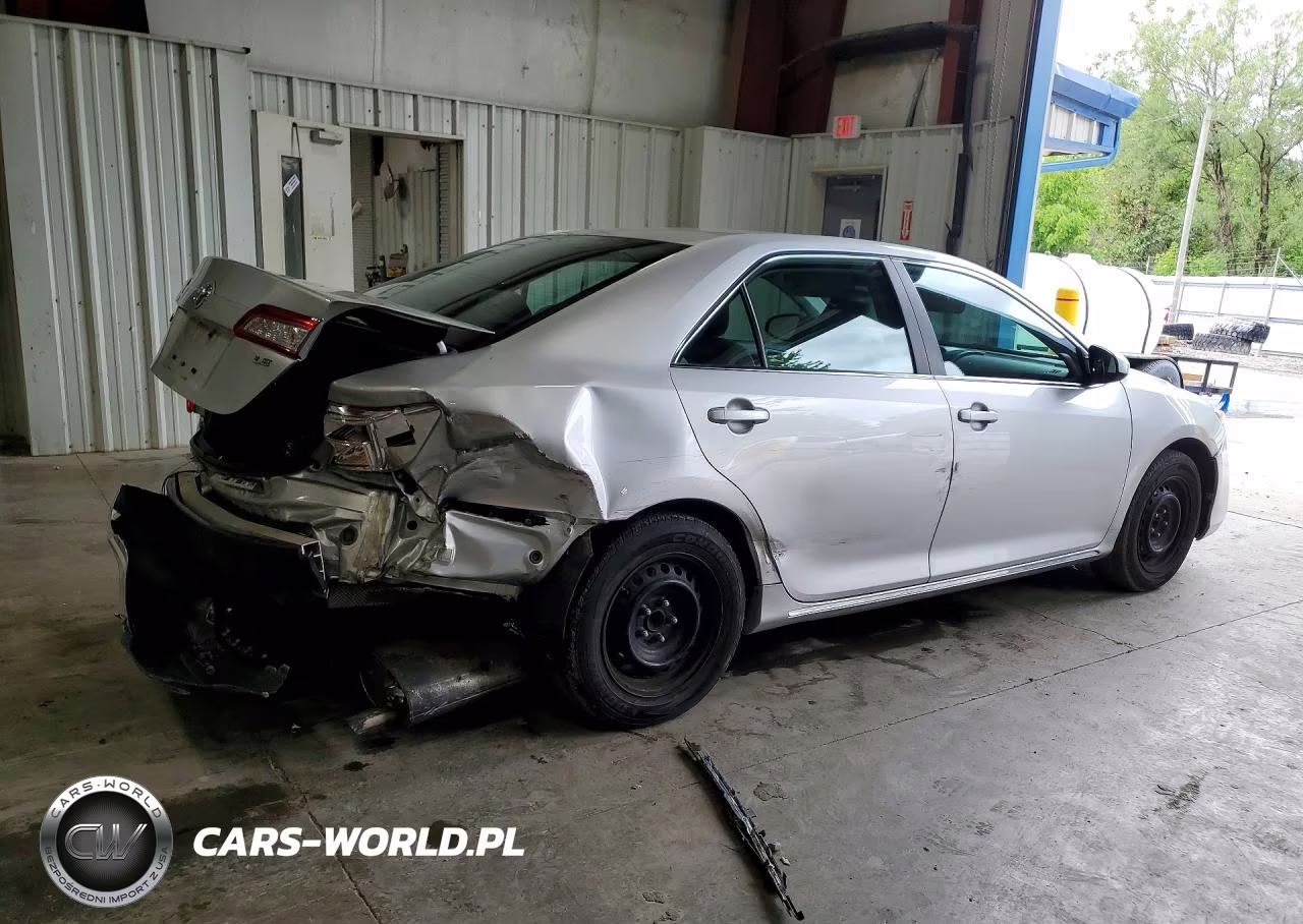 2013 Toyota Camry Le VIN:4T4BF1FKXDR310632 - 3
