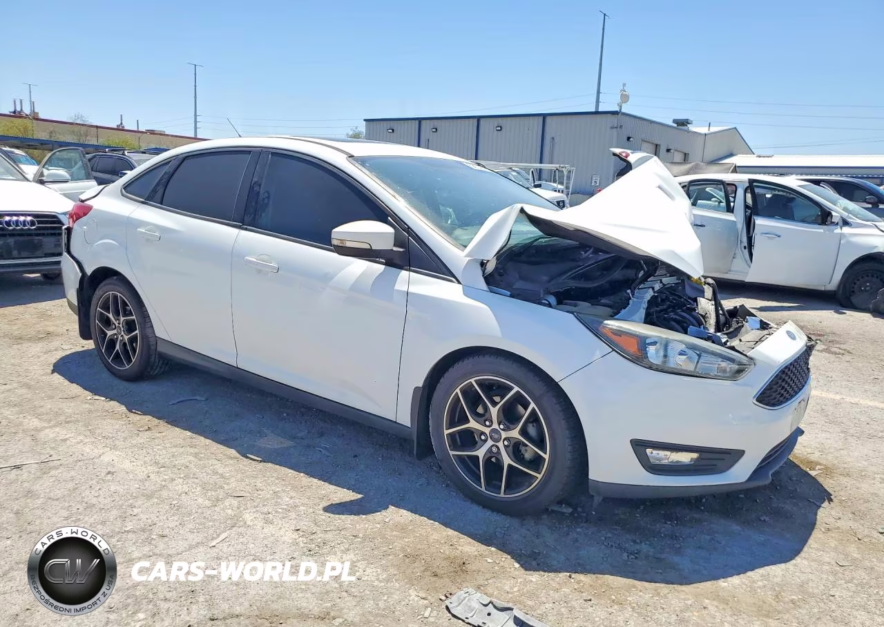 2018 Ford Focus Sel VIN:1FADP3H20JL322888 - 4