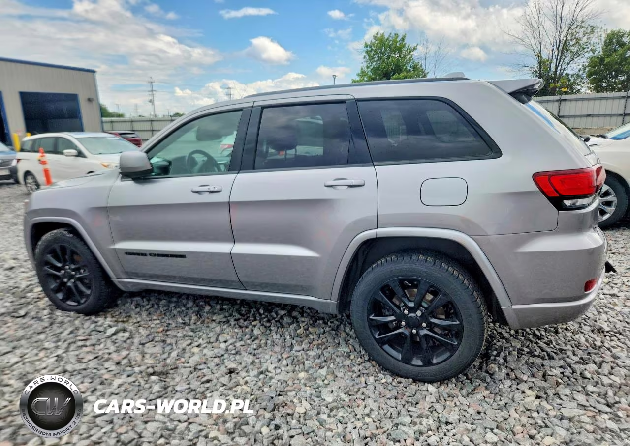 2017 Jeep Grand Cherokee Laredo VIN:1C4RJFAG0HC767067 - 2