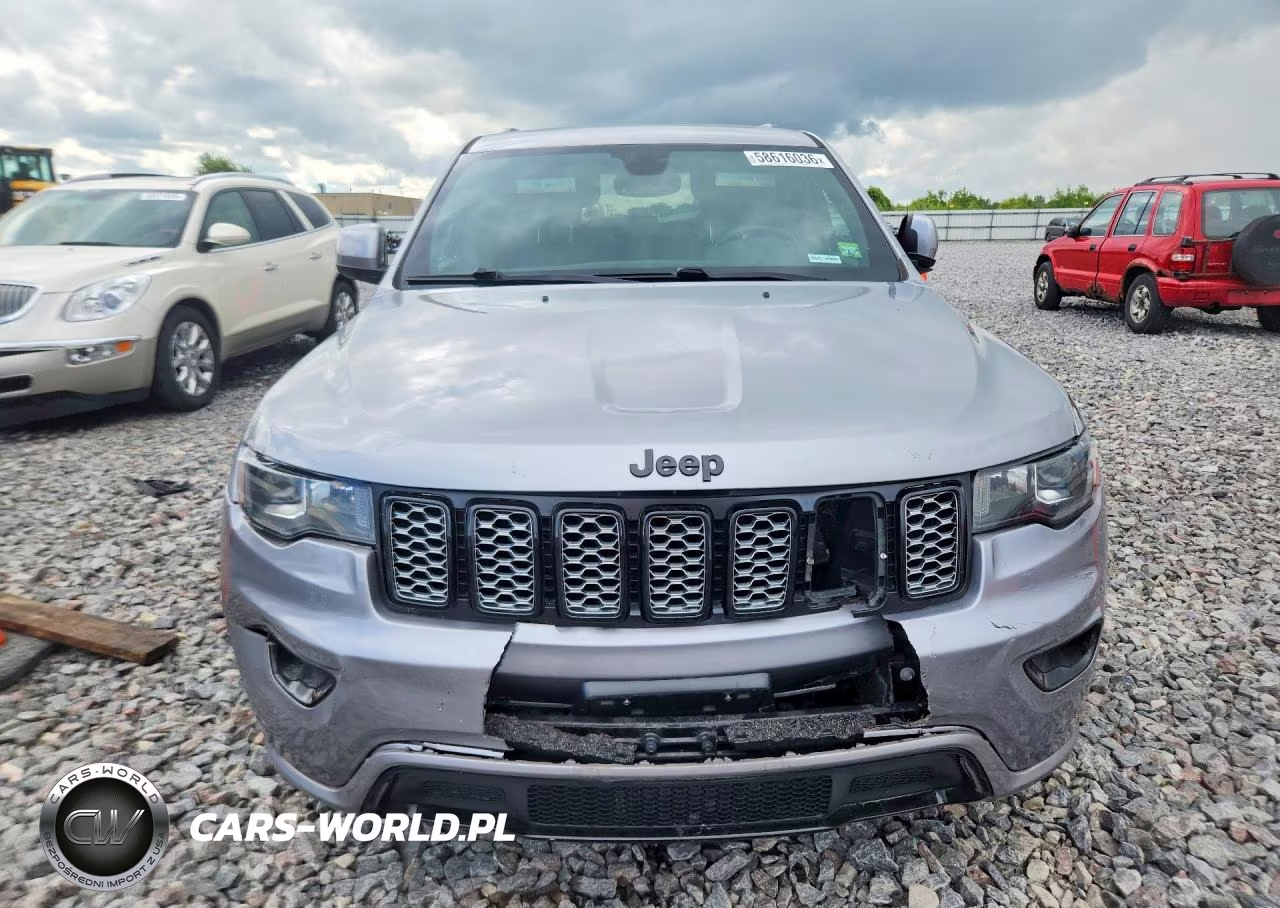 2017 Jeep Grand Cherokee Laredo VIN:1C4RJFAG0HC767067 - 5
