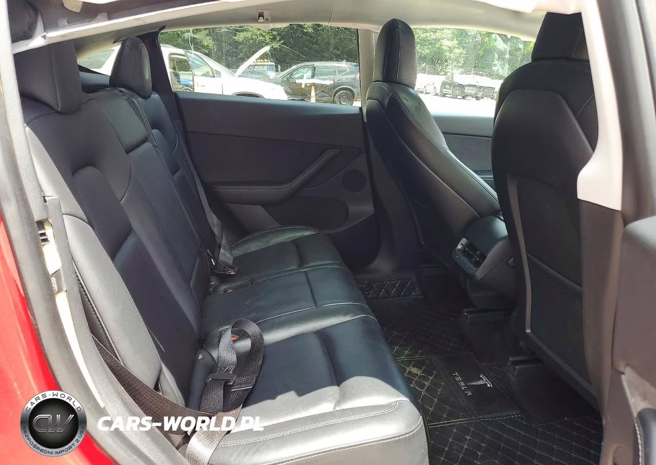 2021 Tesla Model Y VIN:5YJYGDEFXMF305645 - 11