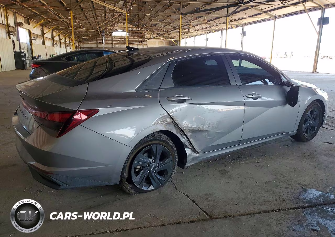 2021 Hyundai Elantra Sel VIN:KMHLM4AG0MU065011 - 3