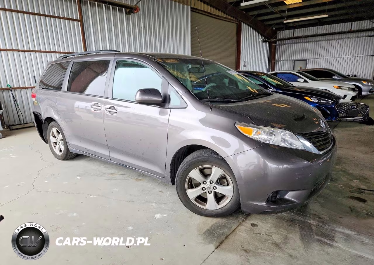 2011 Toyota Sienna Le VIN:5TDKK3DC6BS033710 - 4