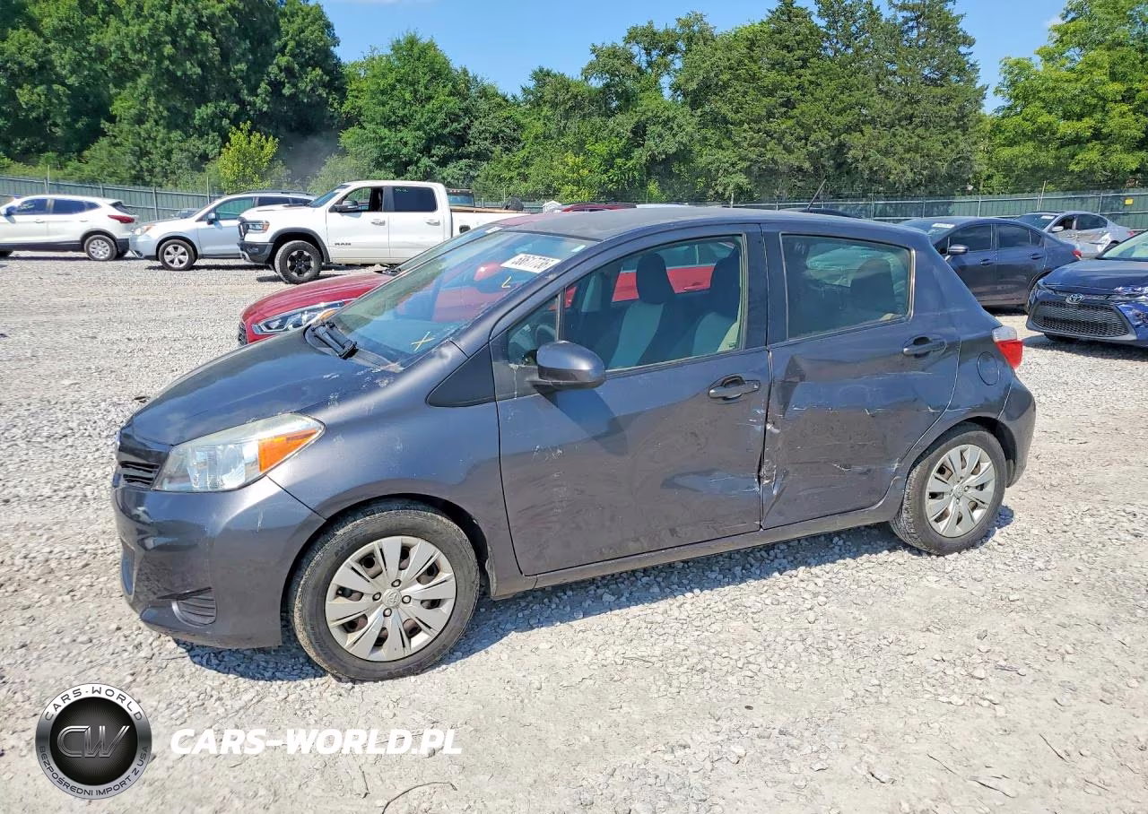 2013 Toyota Yaris 5-Door Le