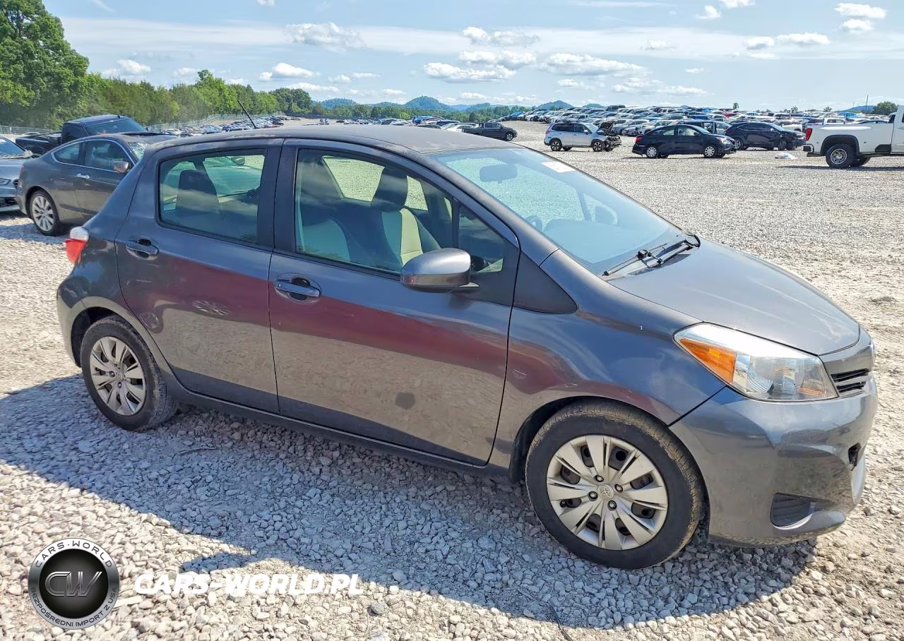 2013 Toyota Yaris 5-Door Le VIN:JTDKTUD3XDD562806 - 4