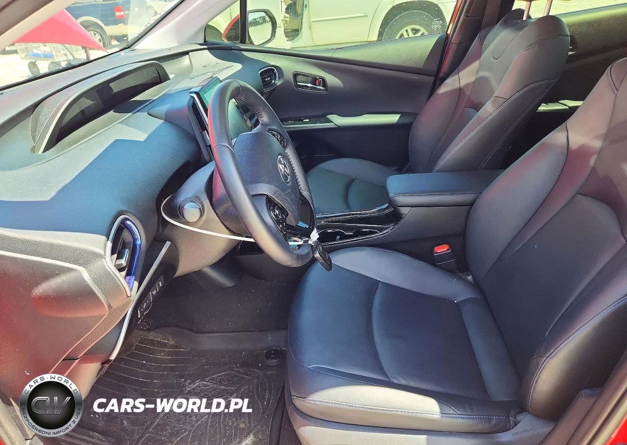 2020 Toyota Prius Limited VIN:JTDKARFU2L3105257 - 7