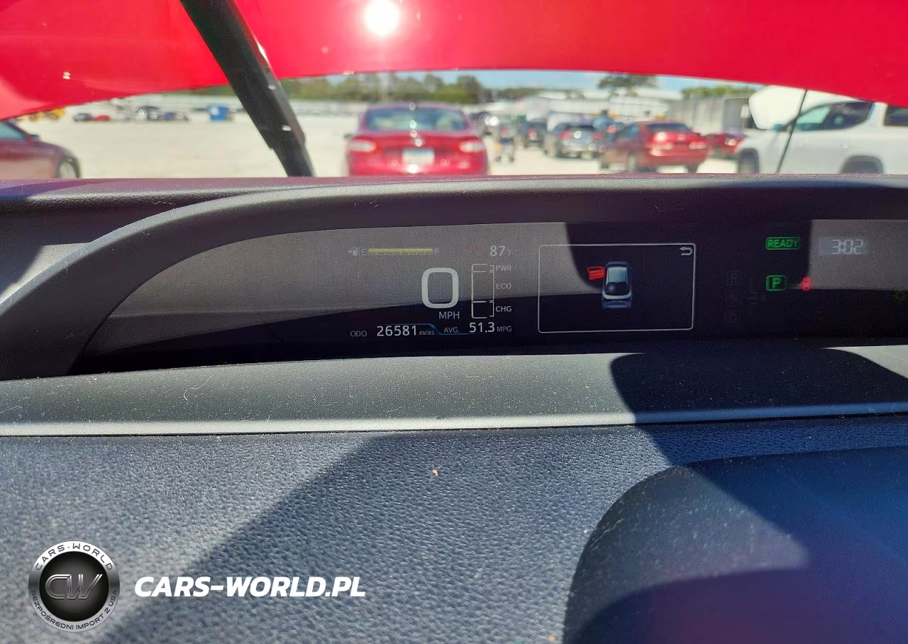 2020 Toyota Prius Limited VIN:JTDKARFU2L3105257 - 9