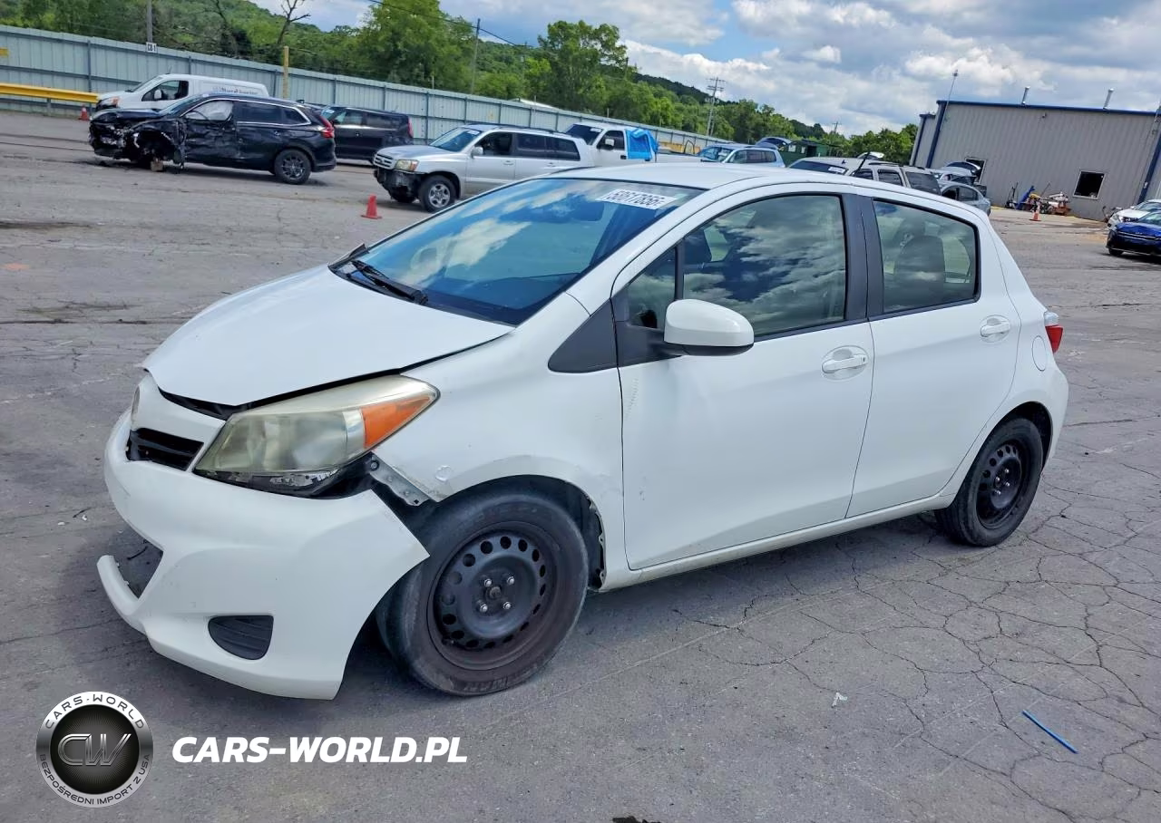 2013 Toyota Yaris 5-Door Le