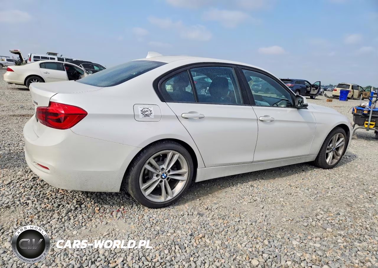 2018 BMW 320 I VIN:WBA8E1G50JNU92199 - 3