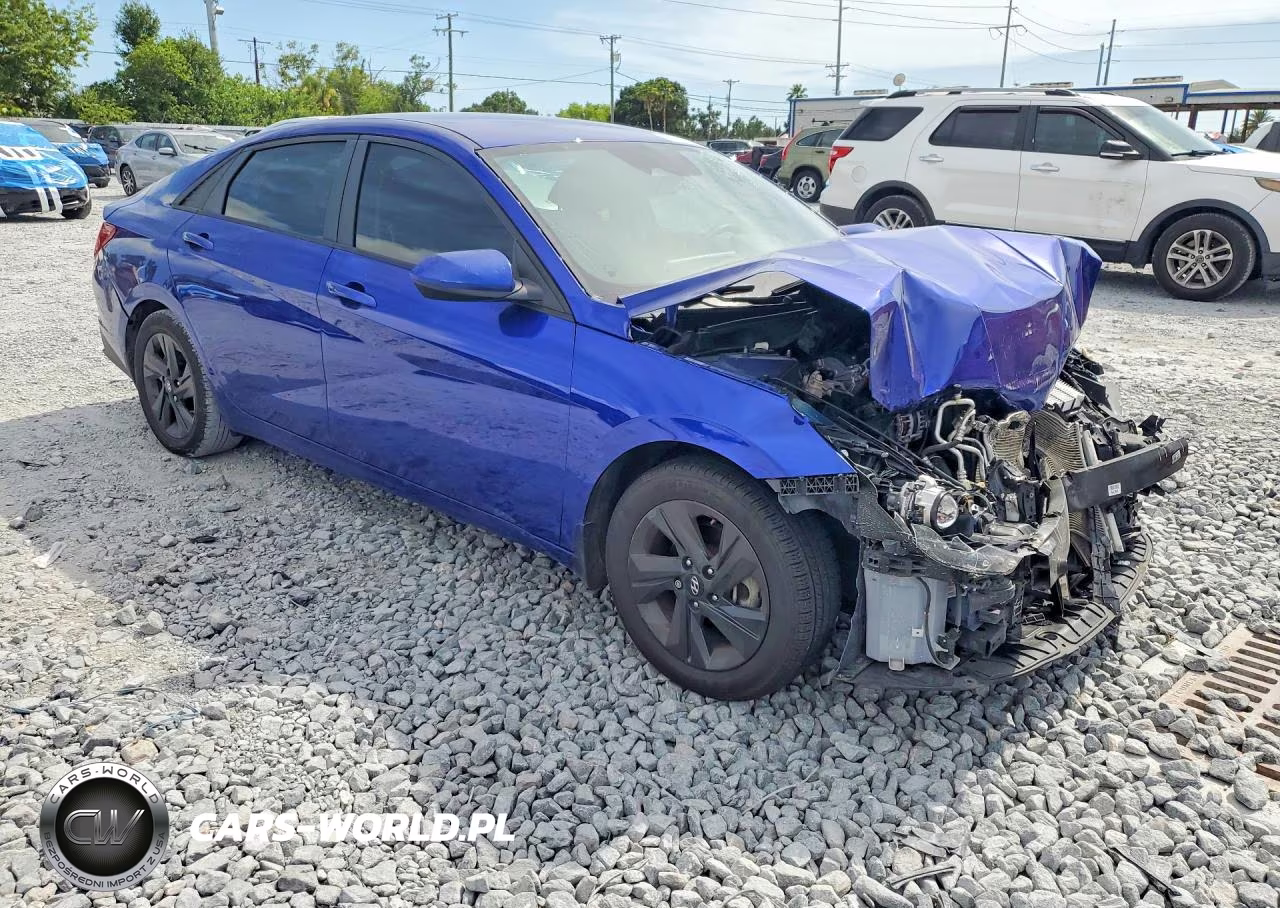 2022 Hyundai Elantra Sel VIN:KMHLM4AG3NU331882 - 4