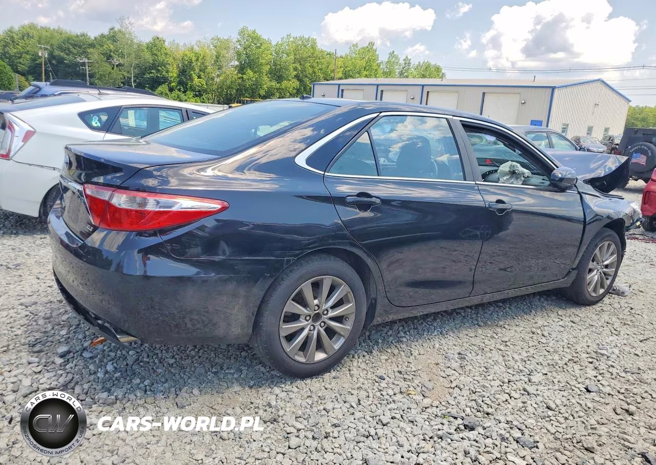 2015 Toyota Camry Xle VIN:4T4BF1FK4FR471268 - 3