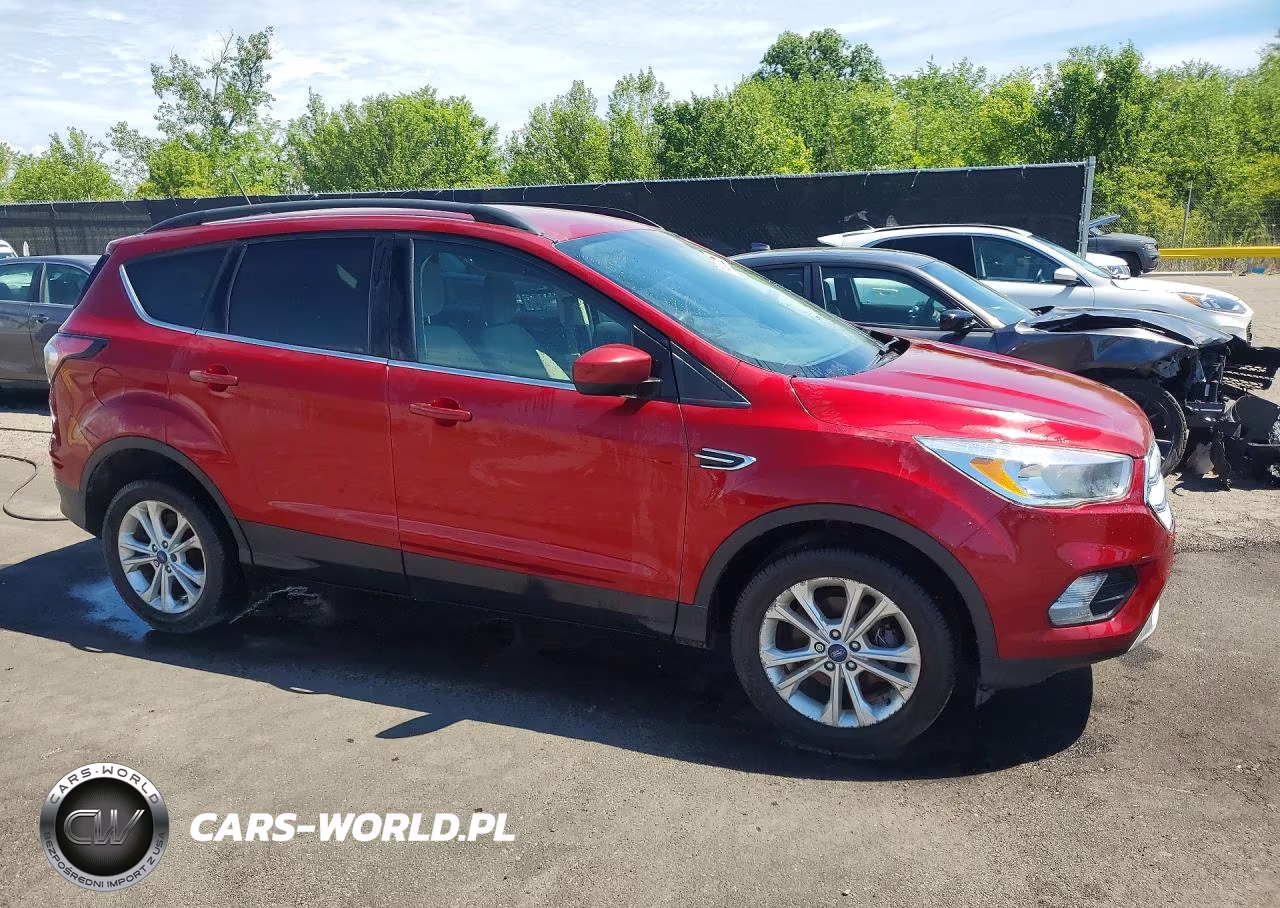2018 Ford Escape Se VIN:1FMCU0GD1JUA82532 - 4