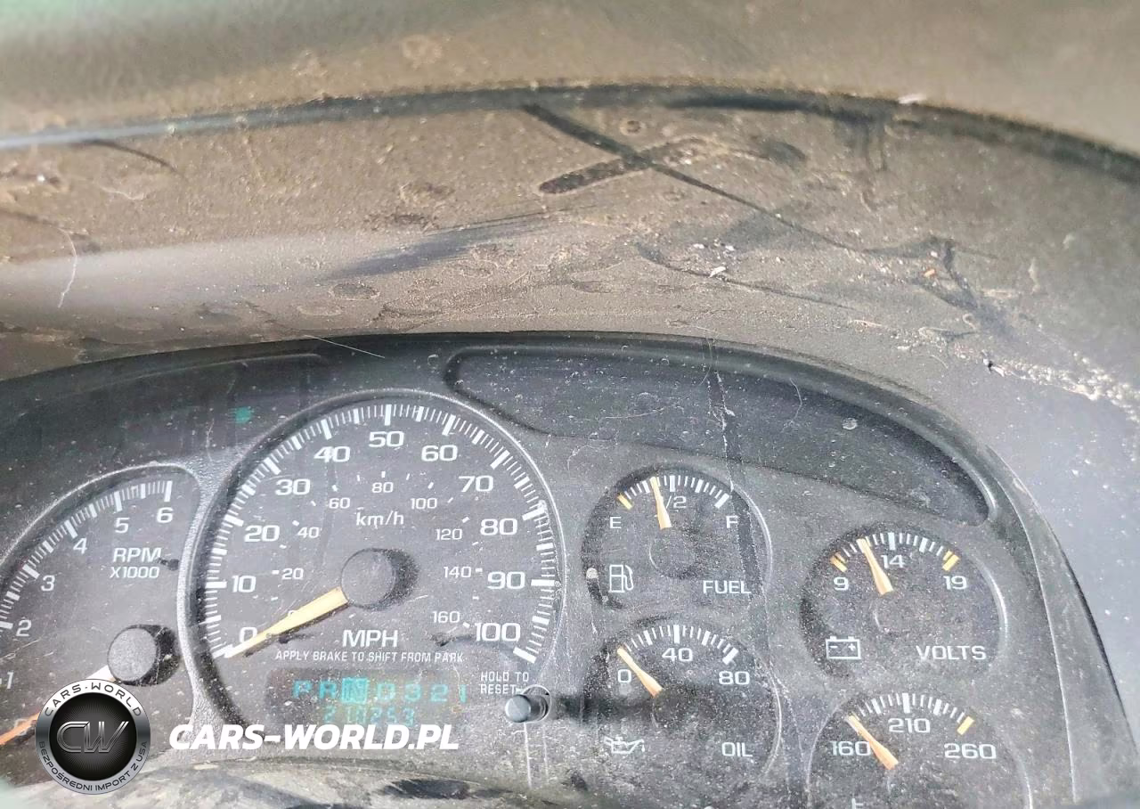 2002 Chevrolet Tahoe K1500 VIN:1GNEK13Z72R303234 - 9
