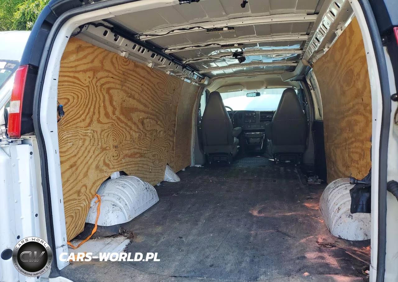 2023 Chevrolet Express 2500 Cargo Delivery Van VIN:1GCWGBFP6P1258887 - 10