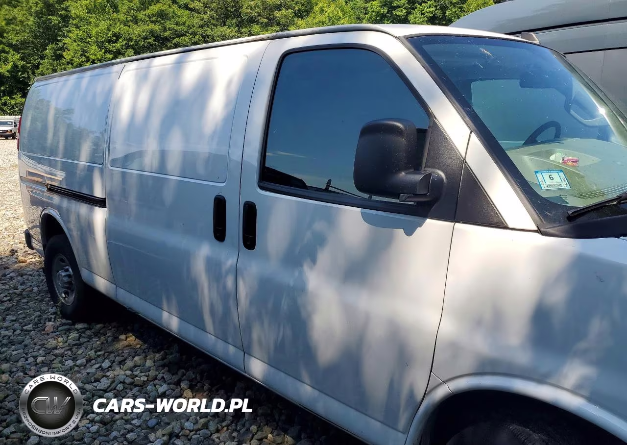 2023 Chevrolet Express 2500 Cargo Delivery Van VIN:1GCWGBFP6P1258887 - 4