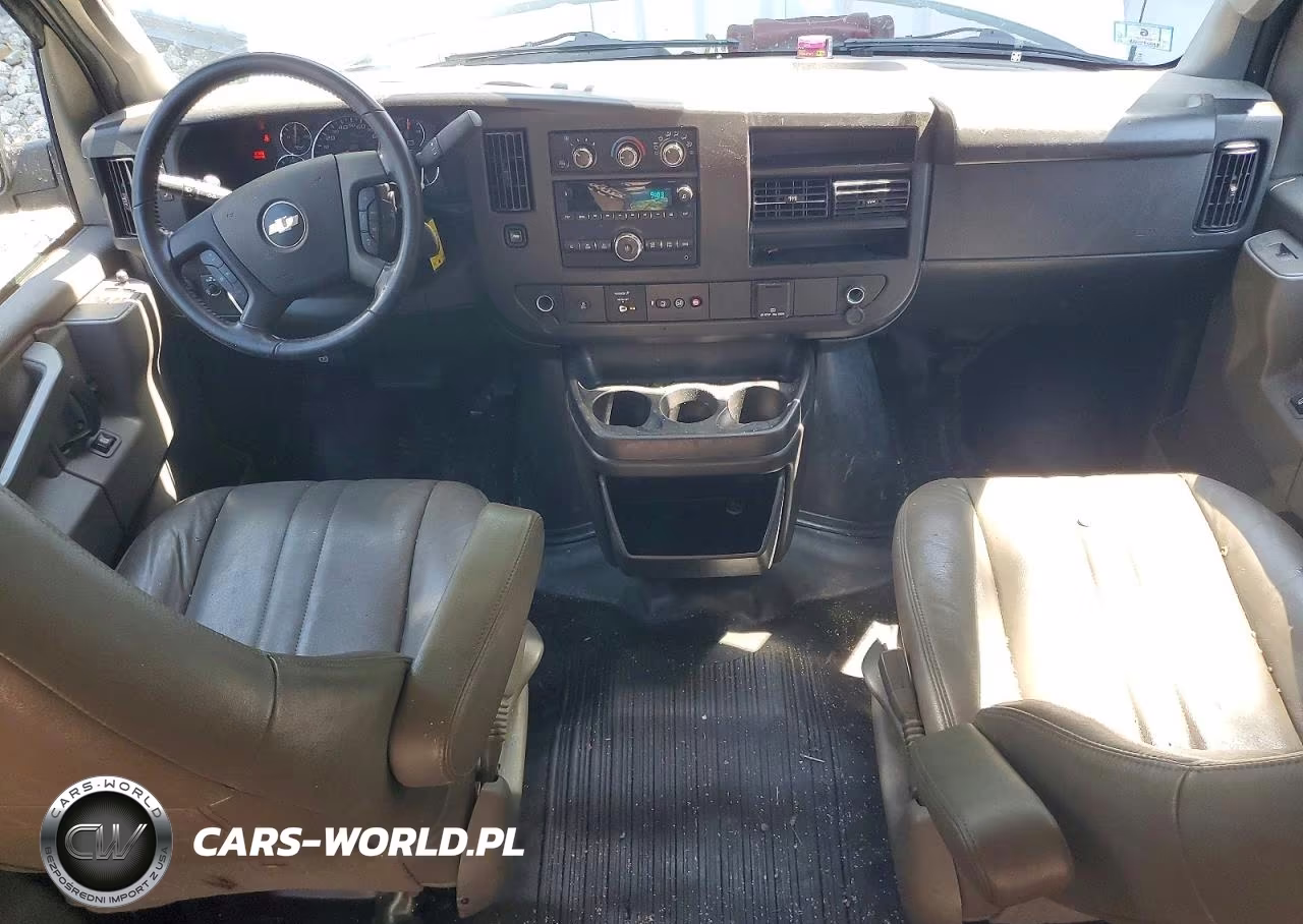 2023 Chevrolet Express 2500 Cargo Delivery Van VIN:1GCWGBFP6P1258887 - 8