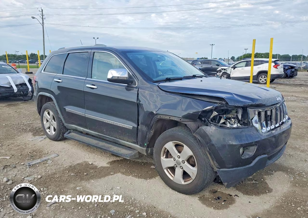 2011 Jeep Grand Cherokee Laredo VIN:1J4RR4GG5BC544187 - 4