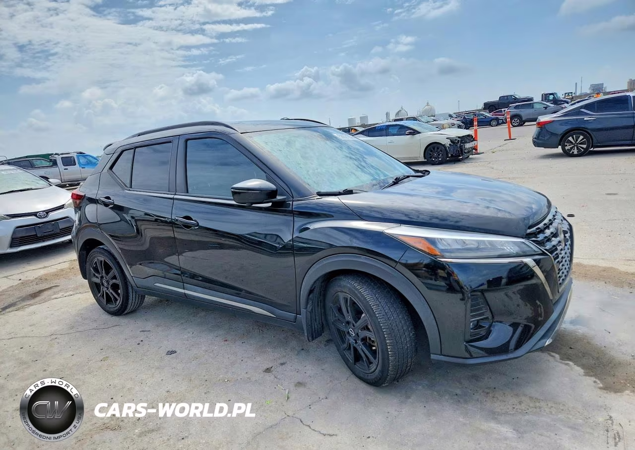 2022 Nissan Kicks Sr VIN:3N1CP5DVXNL476653 - 4