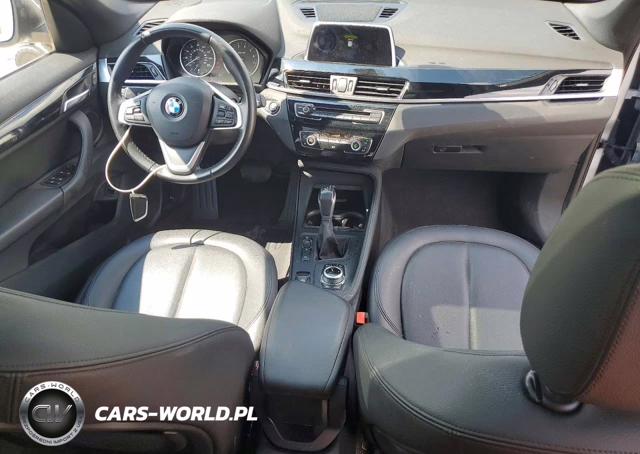 2018 BMW X1 xDrive28I VIN:WBXHT3C36J5L24529 - 8