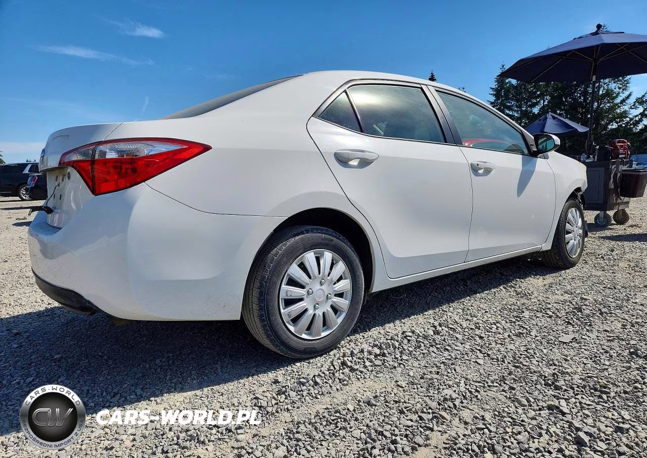 2014 Toyota Corolla L VIN:5YFBURHE0EP136093 - 3