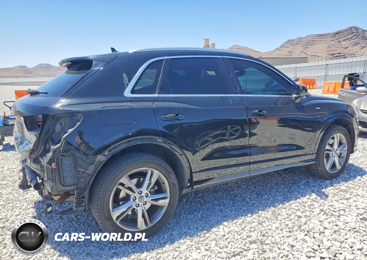 2020 Audi Q3 Premium S Line VIN:WA1DECF33L1028051 - 3