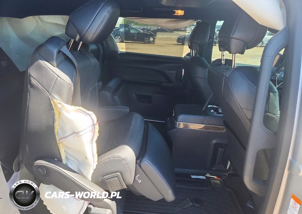 2025 Toyota Sienna Limited 7-Passenger VIN:5TDZSKFC4SS215296 - 11