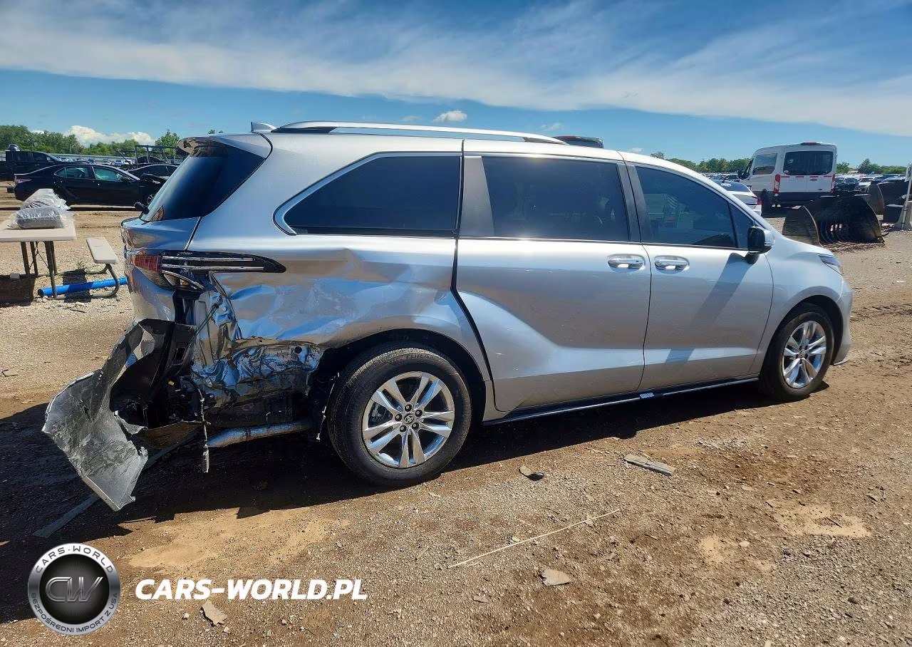 2025 Toyota Sienna Limited 7-Passenger VIN:5TDZSKFC4SS215296 - 3