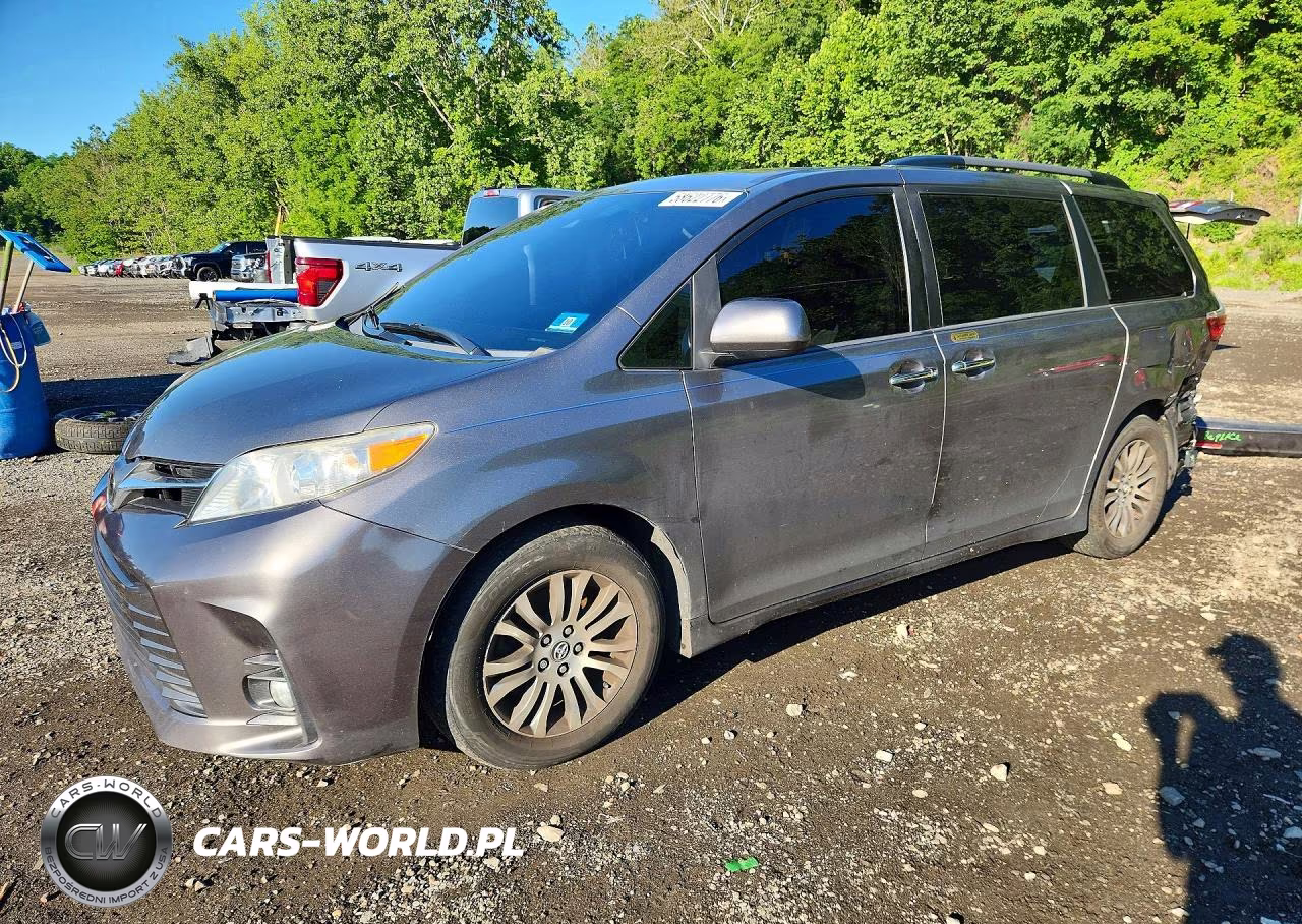 2018 Toyota Sienna Xle 8-Passenger – zdjęcie 1 z 14