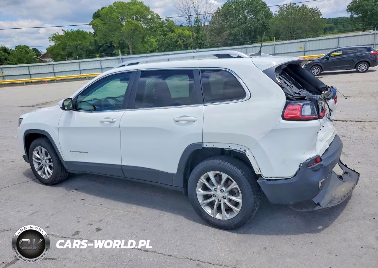 2019 Jeep Cherokee Latitude VIN:1C4PJLCX6KD109841 - 2