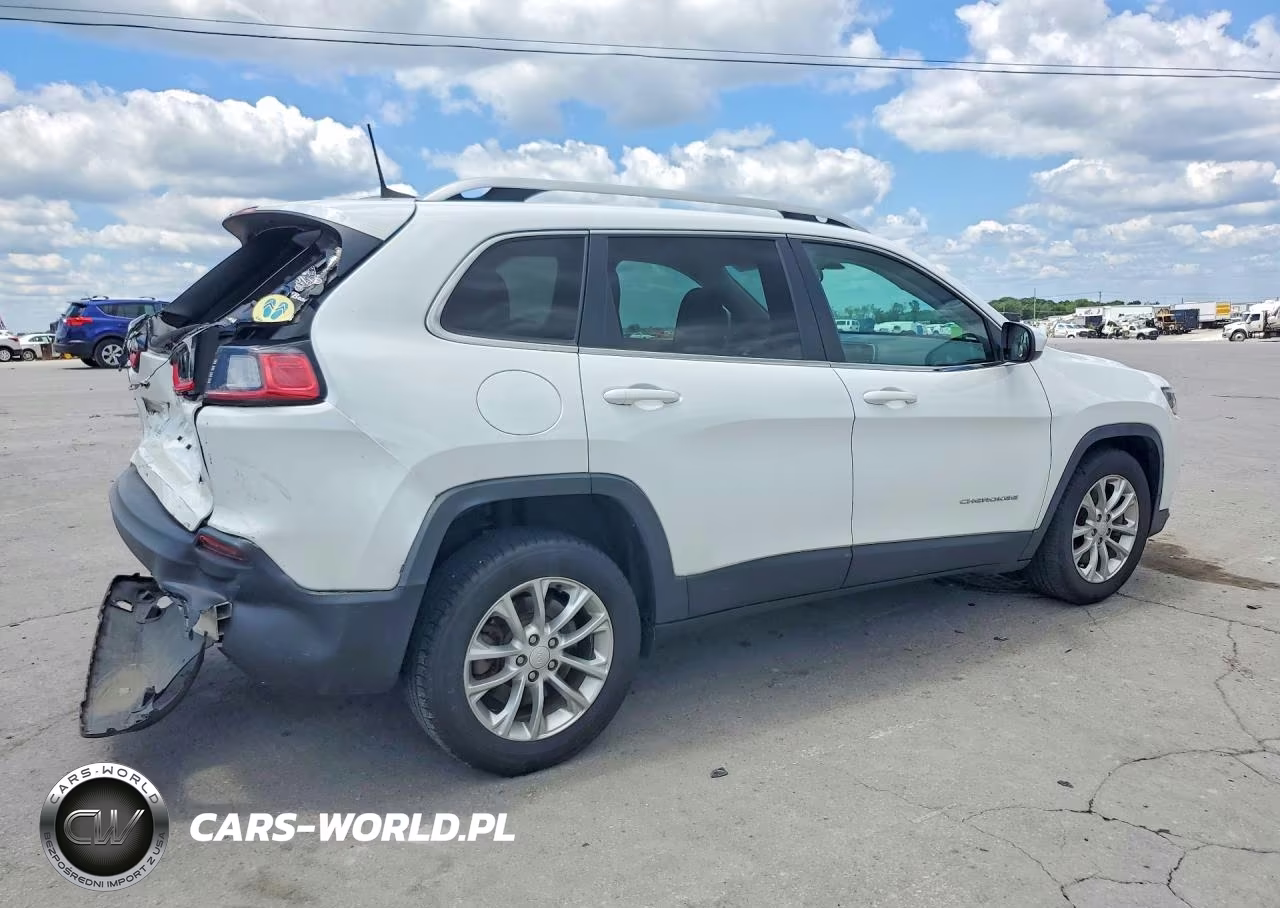2019 Jeep Cherokee Latitude VIN:1C4PJLCX6KD109841 - 3