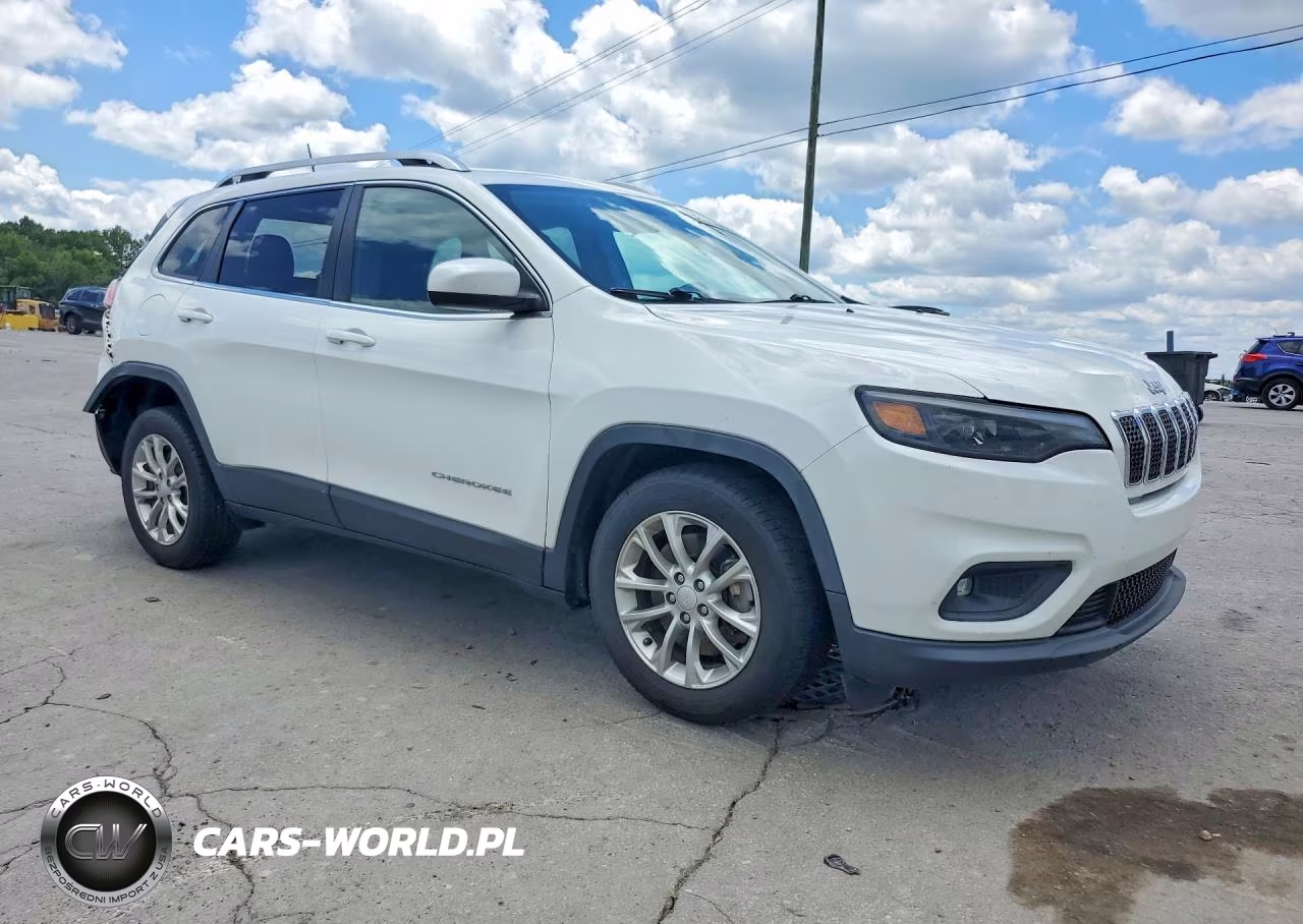 2019 Jeep Cherokee Latitude VIN:1C4PJLCX6KD109841 - 4