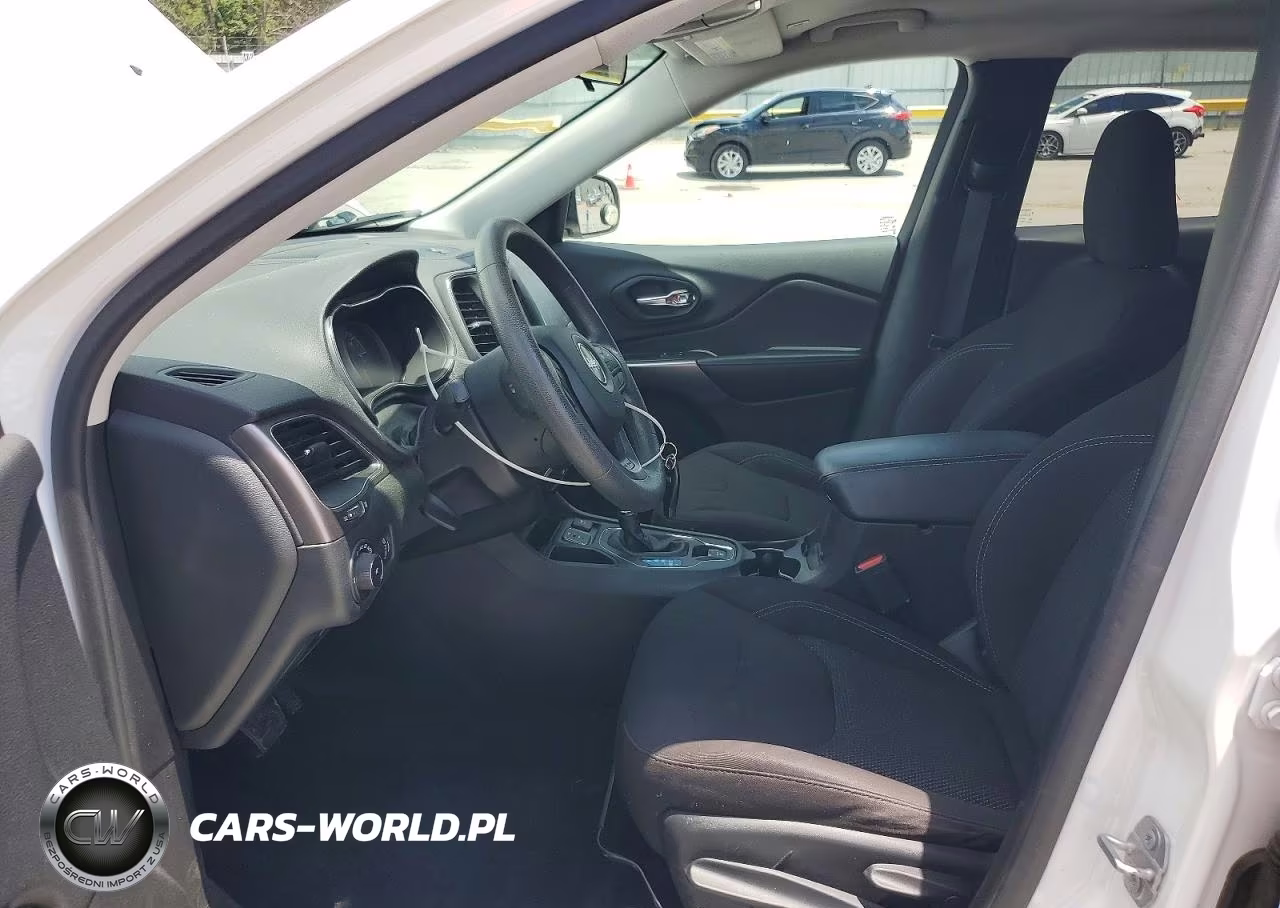 2019 Jeep Cherokee Latitude VIN:1C4PJLCX6KD109841 - 7