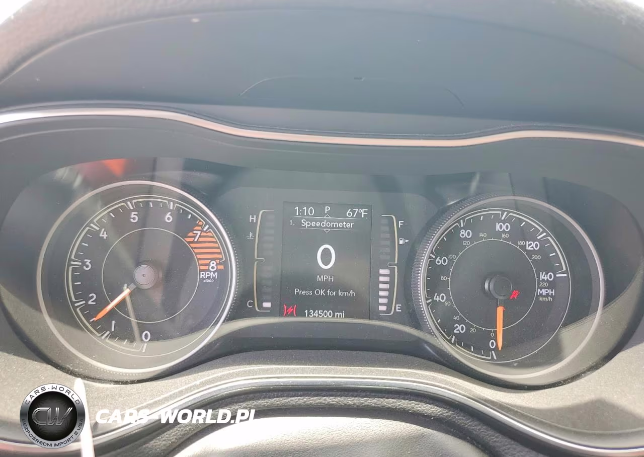 2019 Jeep Cherokee Latitude VIN:1C4PJLCX6KD109841 - 9