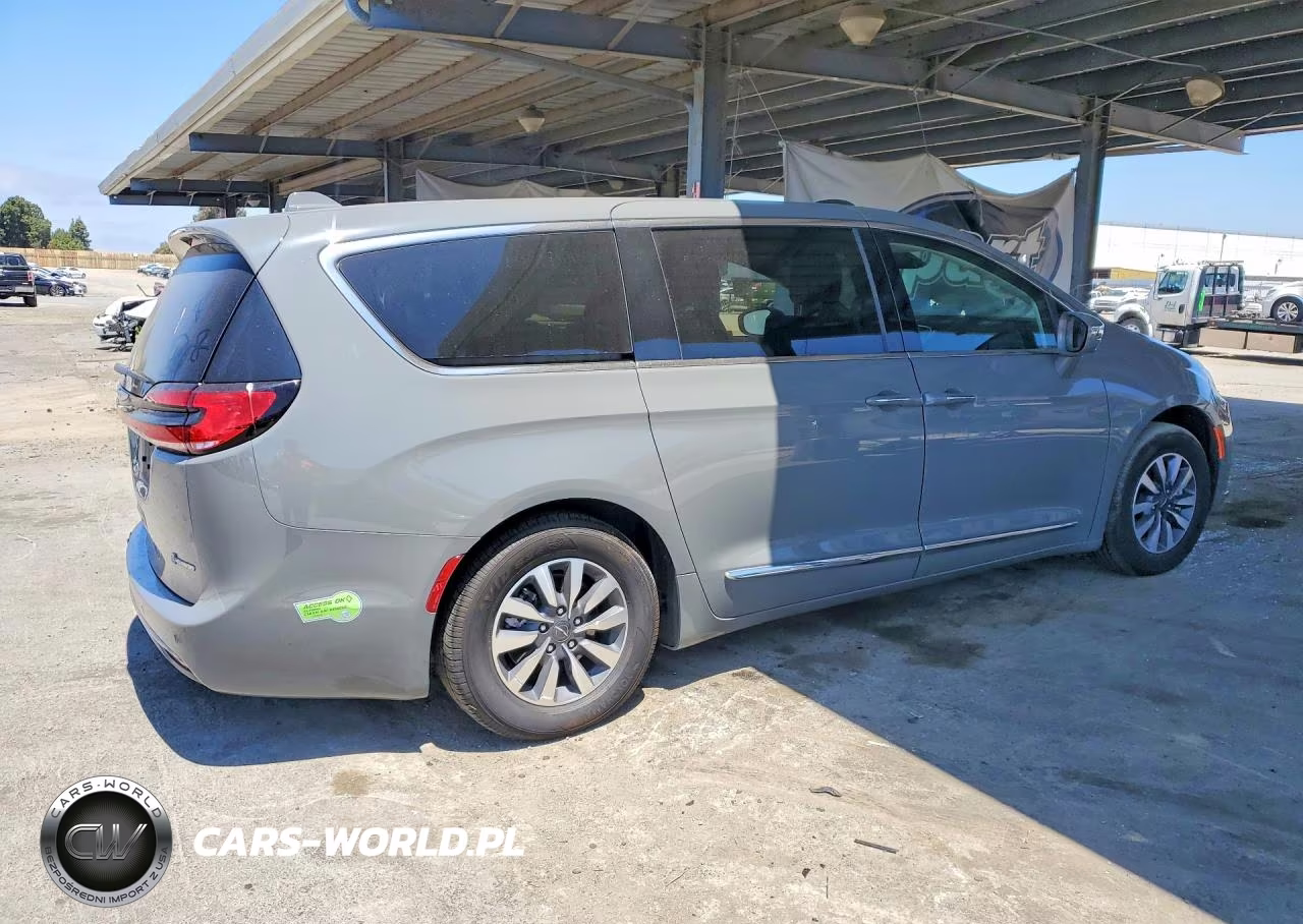 2022 Chrysler Pacifica Hybrid Limited VIN:2C4RC1S71NR227614 - 3