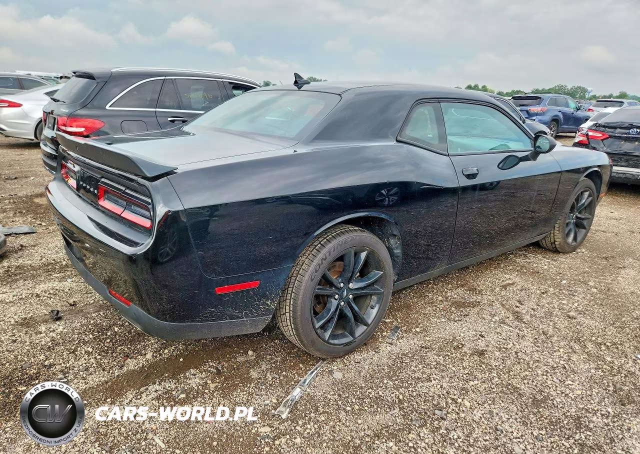 2018 Dodge Challenger Sxt VIN:2C3CDZAG5JH322328 - 3