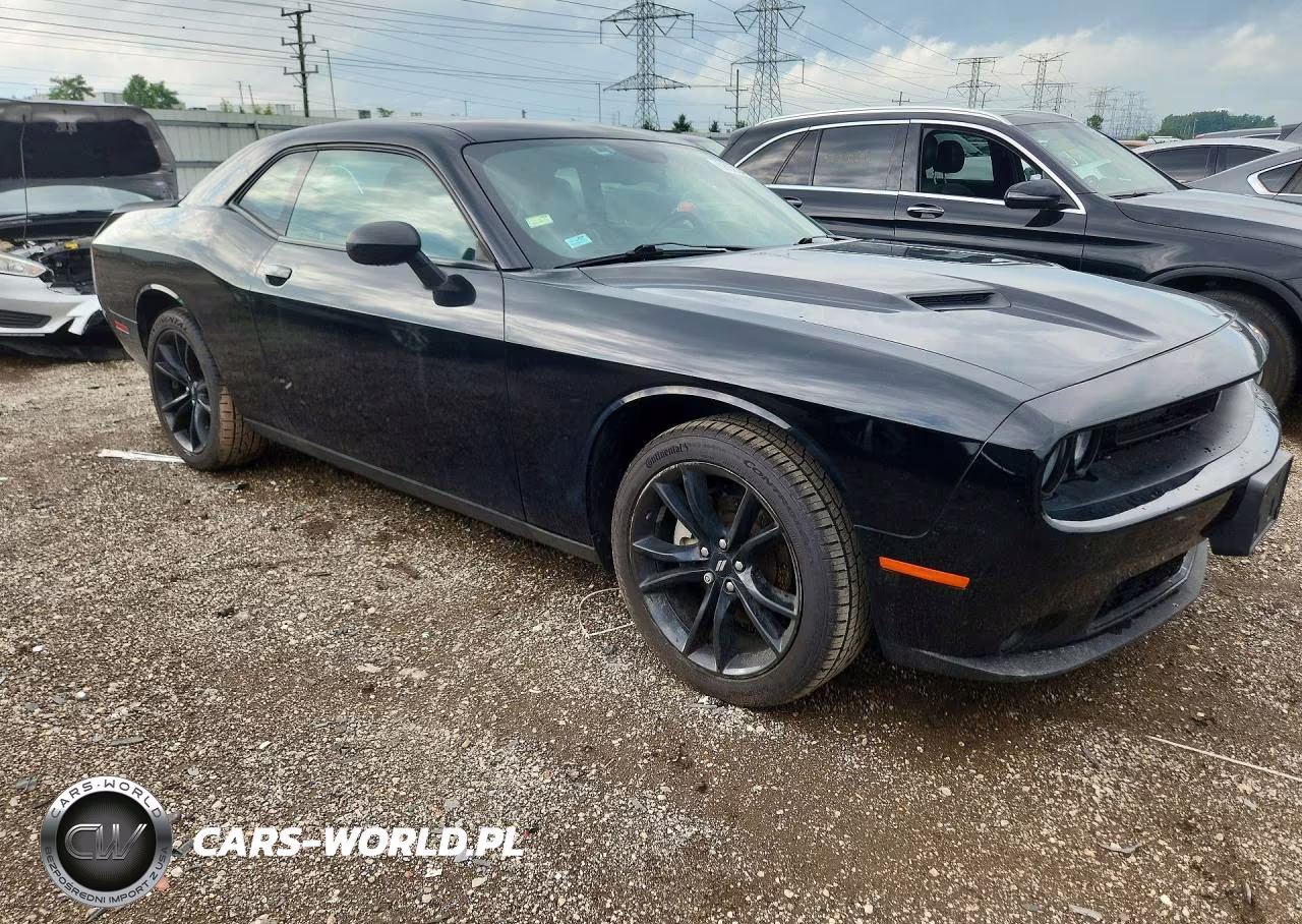 2018 Dodge Challenger Sxt VIN:2C3CDZAG5JH322328 - 4