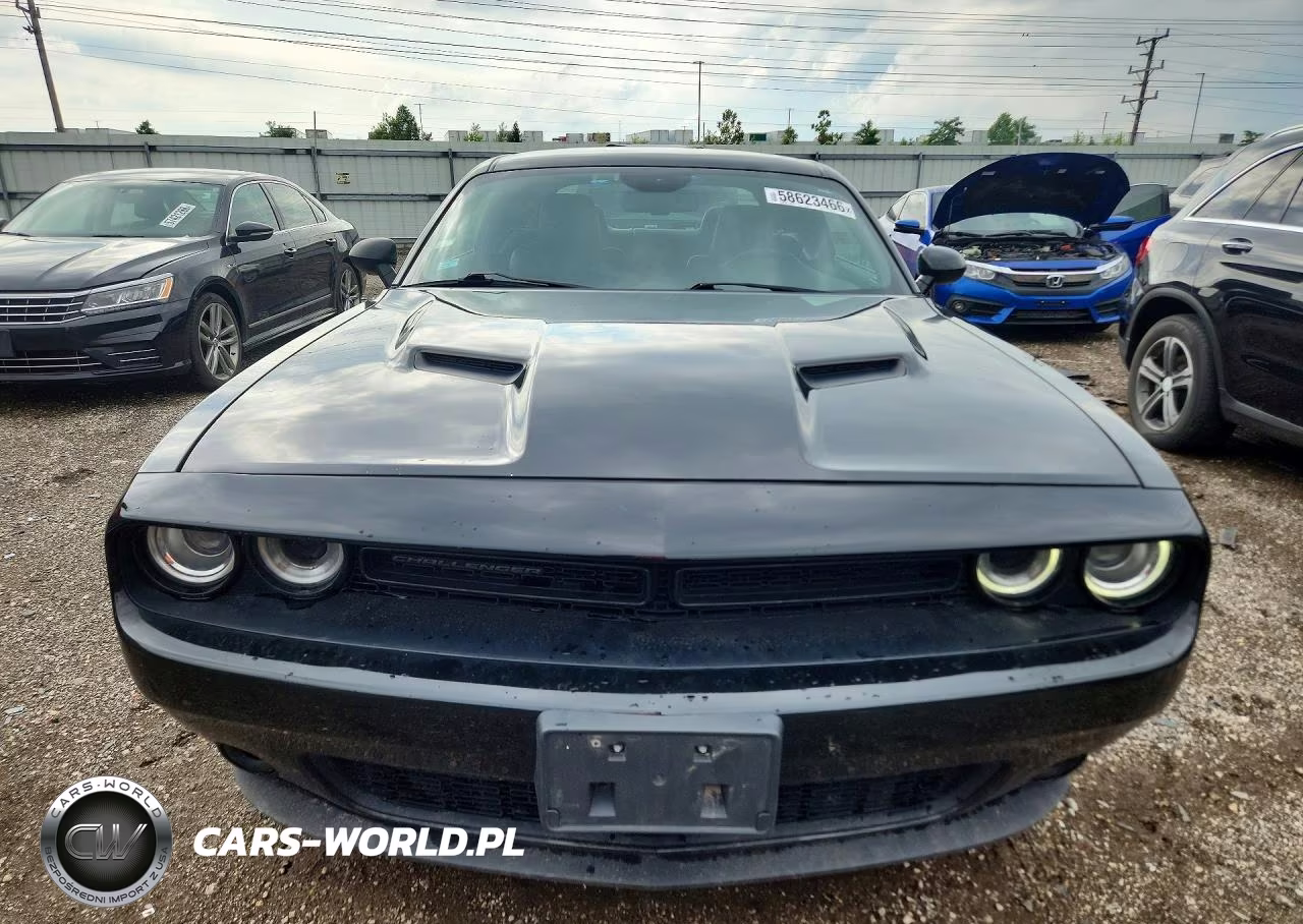 2018 Dodge Challenger Sxt VIN:2C3CDZAG5JH322328 - 5