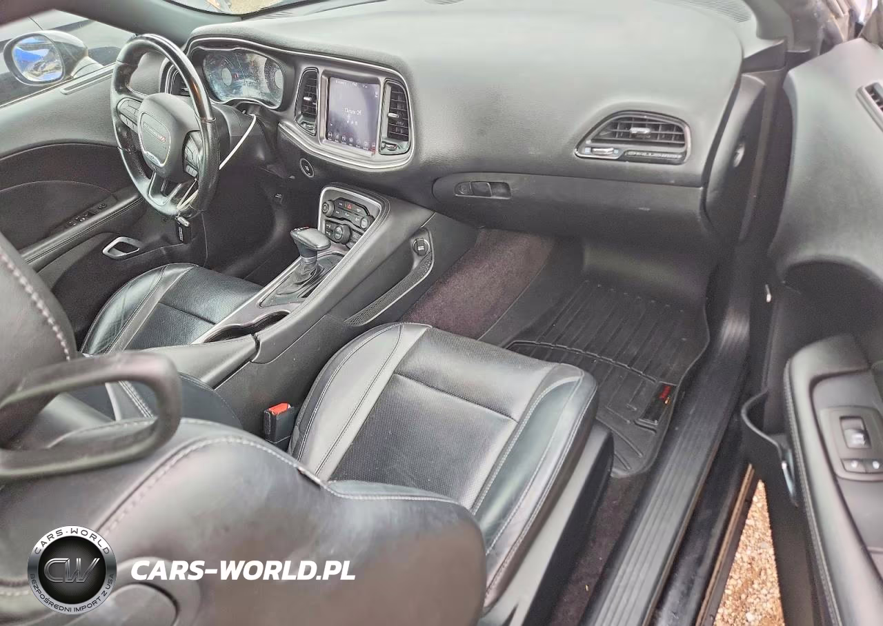 2018 Dodge Challenger Sxt VIN:2C3CDZAG5JH322328 - 8