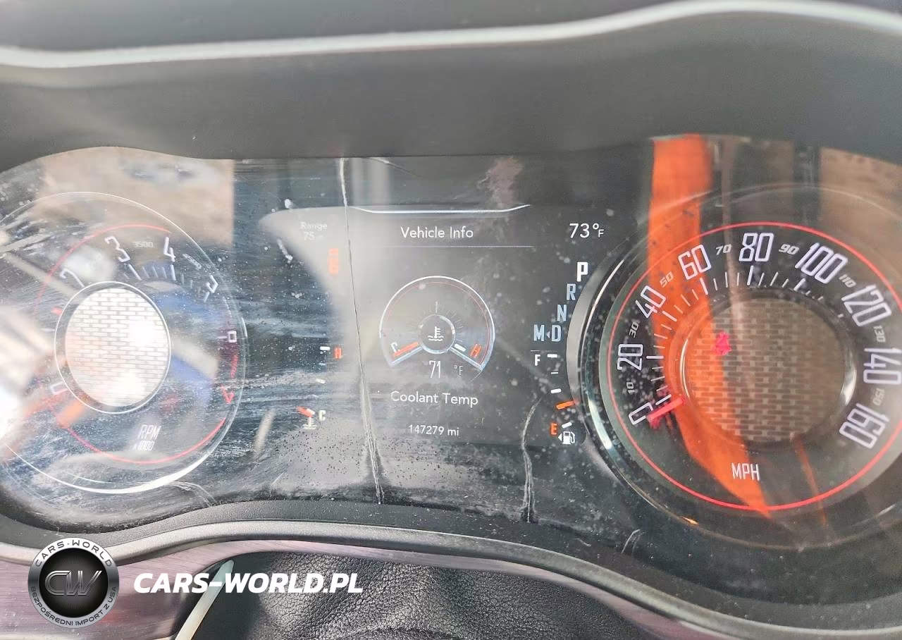 2018 Dodge Challenger Sxt VIN:2C3CDZAG5JH322328 - 9