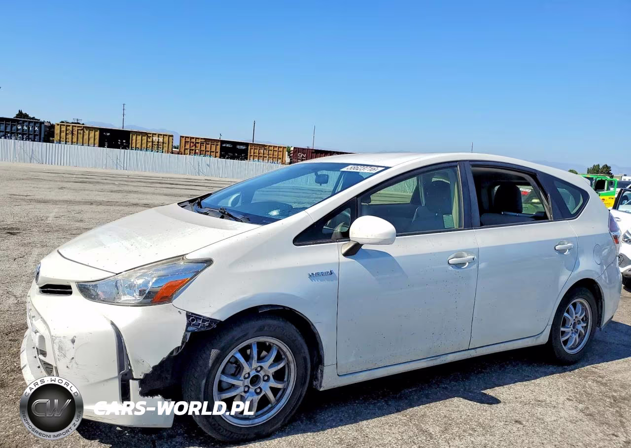 2015 Toyota Prius V Three – zdjęcie 1 z 12