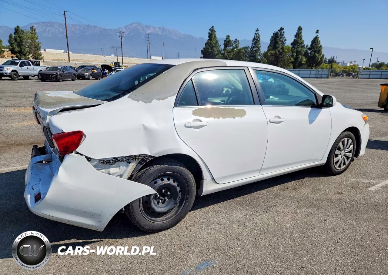2013 Toyota Corolla Le VIN:5YFBU4EE0DP133183 - 3