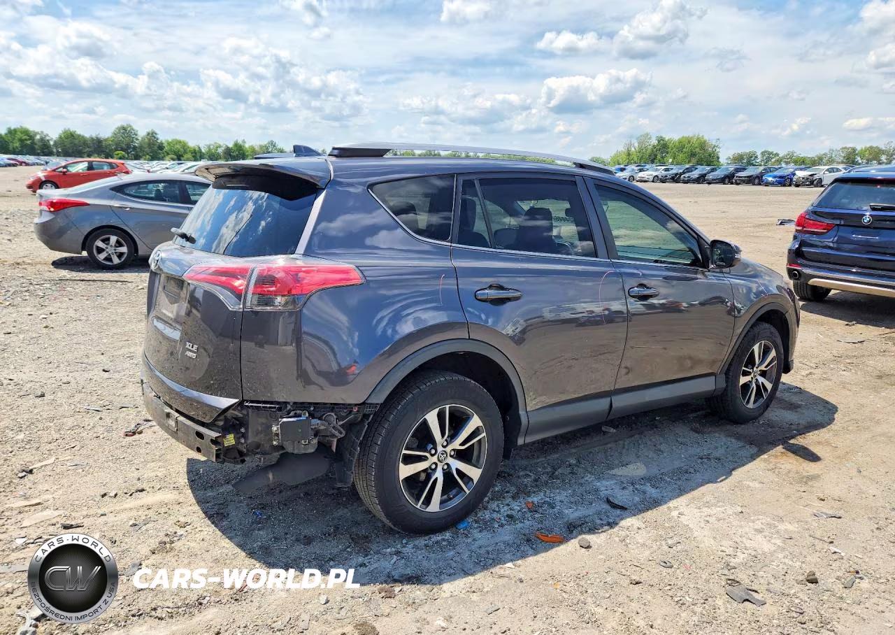 2018 Toyota Rav4 Xle VIN:JTMRFREVXJJ720576 - 3