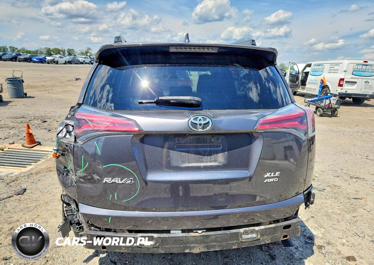 2018 Toyota Rav4 Xle VIN:JTMRFREVXJJ720576 - 6