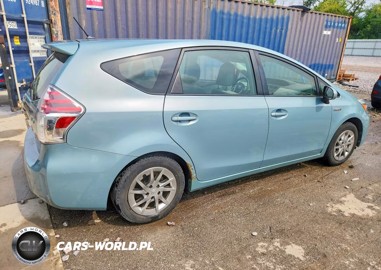 2015 Toyota Prius V Two VIN:JTDZN3EU4FJ039618 - 3