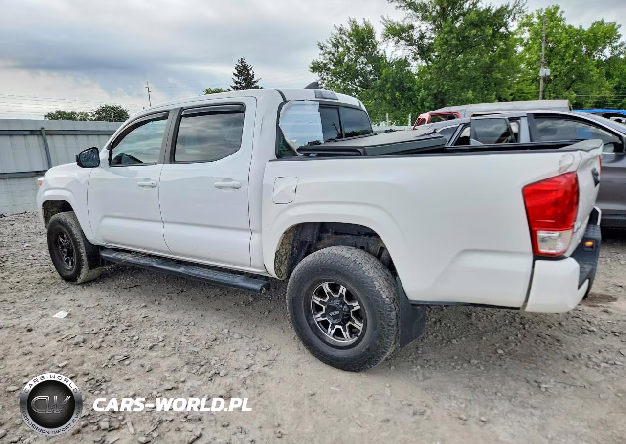 2017 Toyota Tacoma Sr V6 VIN:3TMCZ5AN8HM118820 - 2