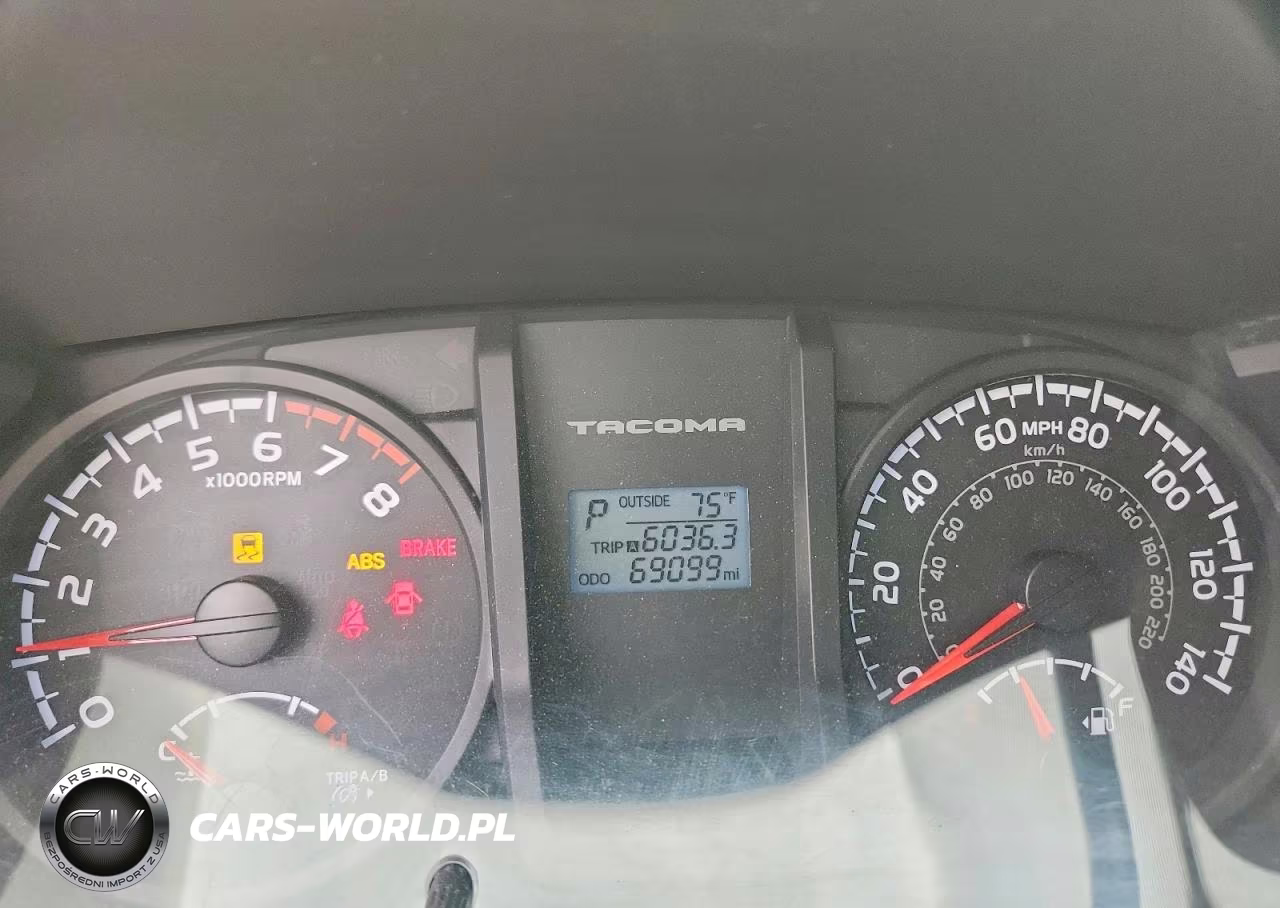 2017 Toyota Tacoma Sr V6 VIN:3TMCZ5AN8HM118820 - 9