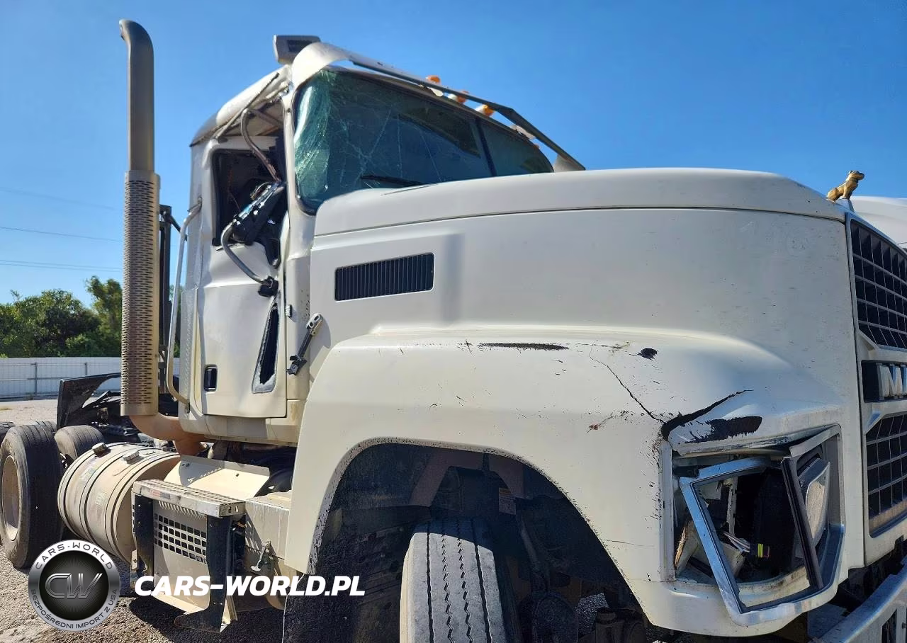 2023 Mack Pinnacle Semi Truck VIN:1M1PN4GY1PM011983 - 9