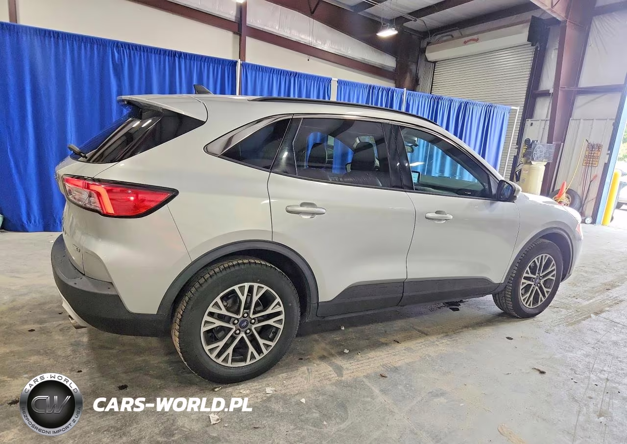 2020 Ford Escape Sel VIN:1FMCU9H6XLUB26406 - 3
